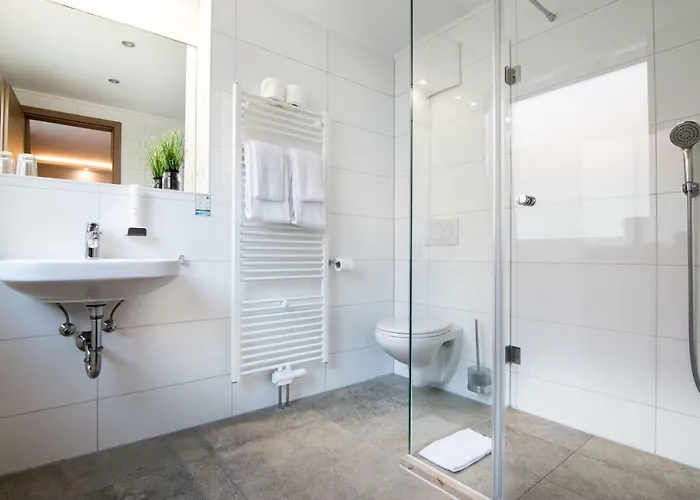 Am Kumpfmuehler Kastell فندق